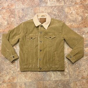 American Eagle Outfitters Men's Khaki Sherpa Collar Jacket. Size M